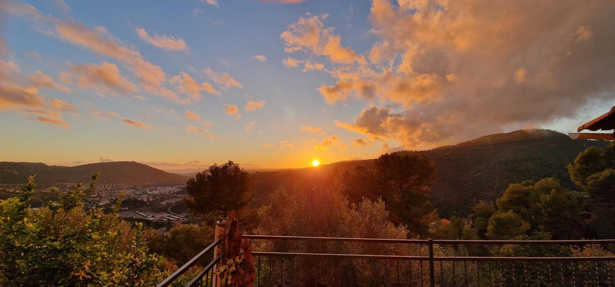 Le Chalet De La Pierreraie Cote D'Azur Piscine Terrasse Et Vue Mer Drap ภายนอก รูปภาพ